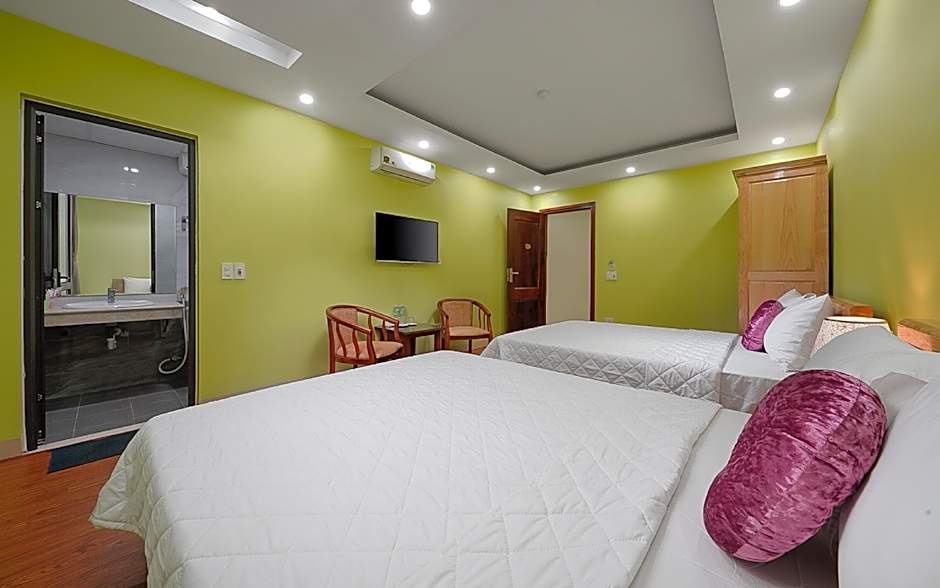 Golden Lotus Airport Hotel & Travel