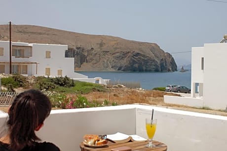 V-rooms in Milos Cyclades