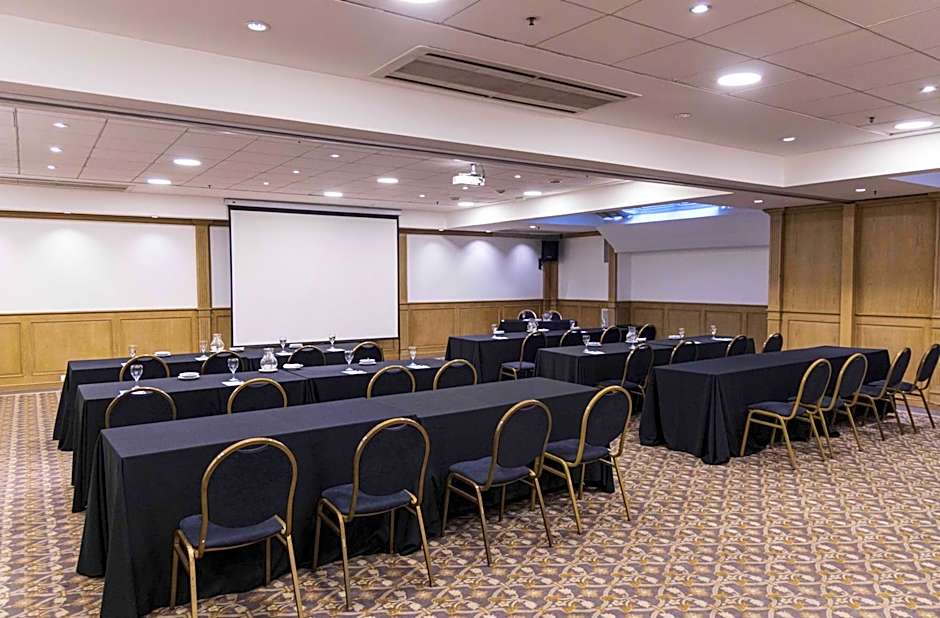 Cyan Americas Towers Hotel