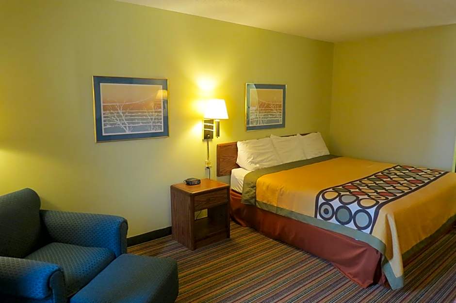 Super 8 by Wyndham Evansville East