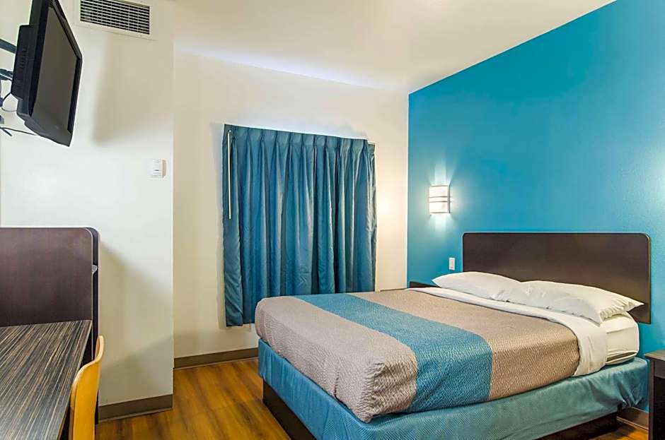 Motel 6-Wheatland, WY