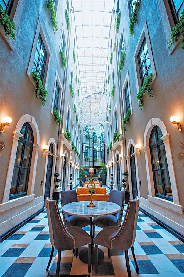 Ferman Port Hotel - Special Category