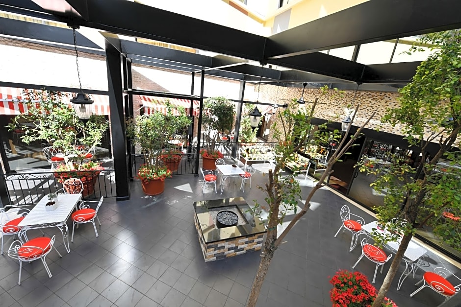 Le Bristol Hotel