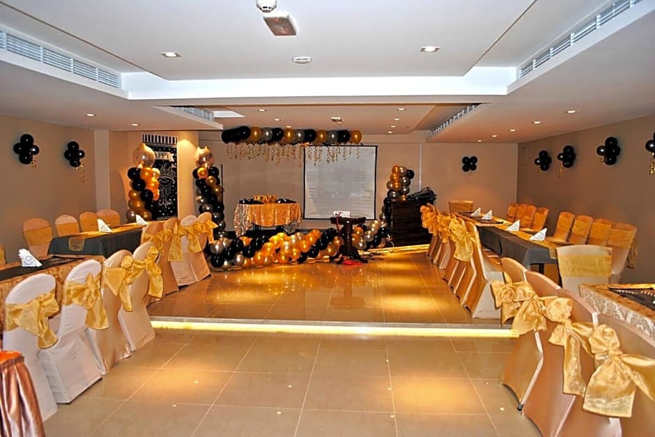 Versailles by Vieras Hotel