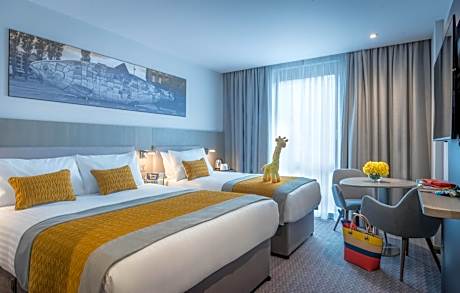 Standard Double Room with One Double and One Single Bed