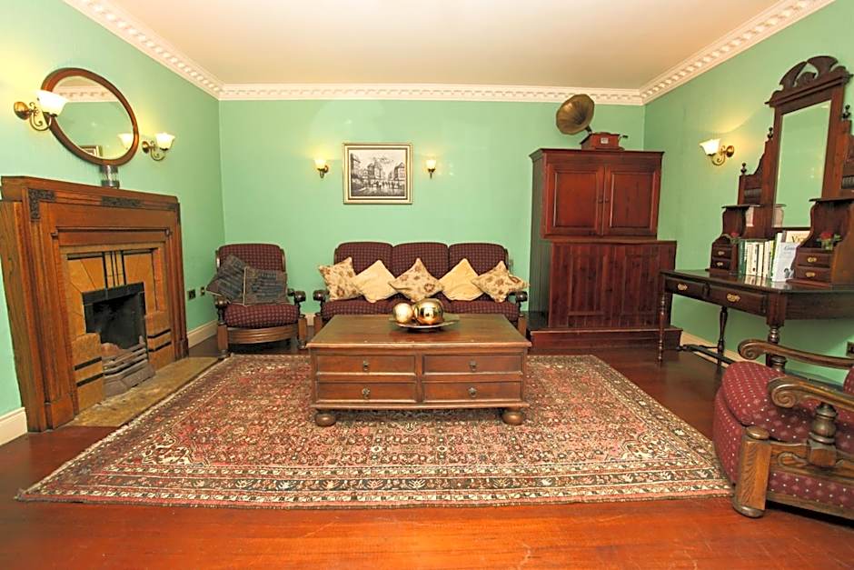 Kilcooly's Country House Hotel