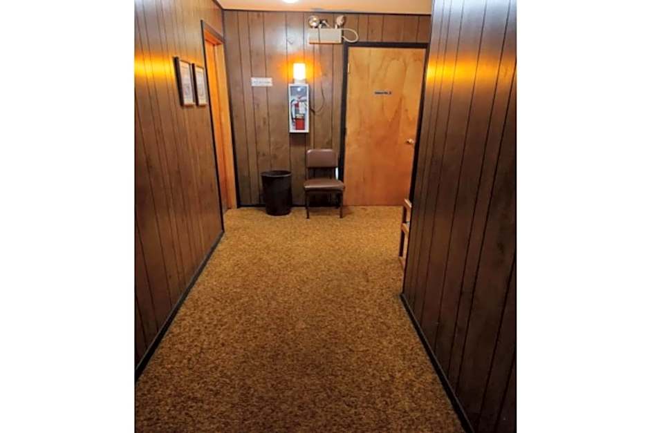 Love Hotels Voyageur by OYO at International Falls MN