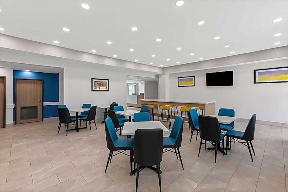 Sonesta Essential La Porte