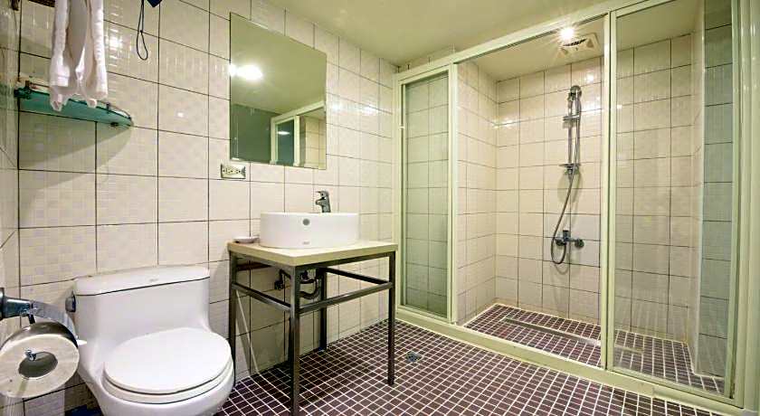 Hold Me Hotel  Zhongzheng