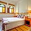 Riad Salt River