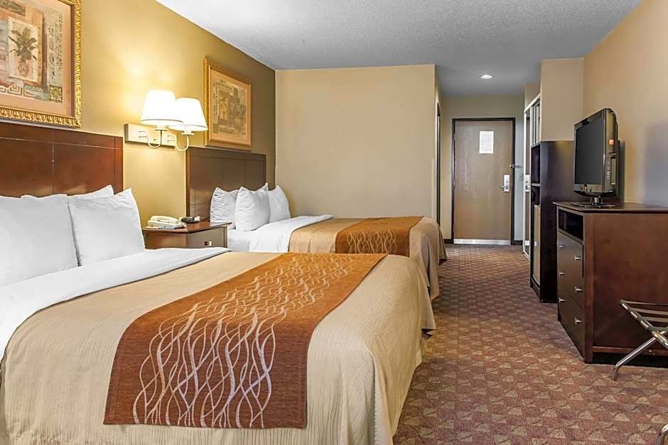 Quality Inn Defiance