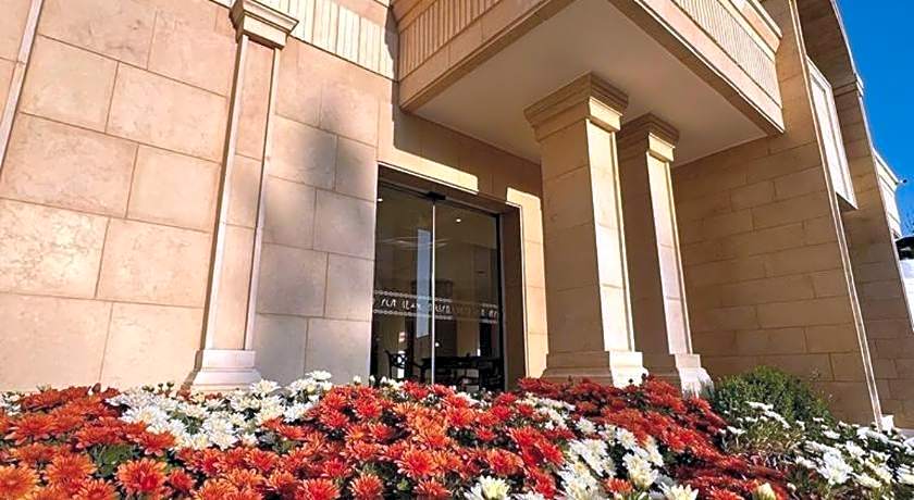 Edom Hotel