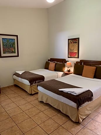 Family Room (2 Double Beds)