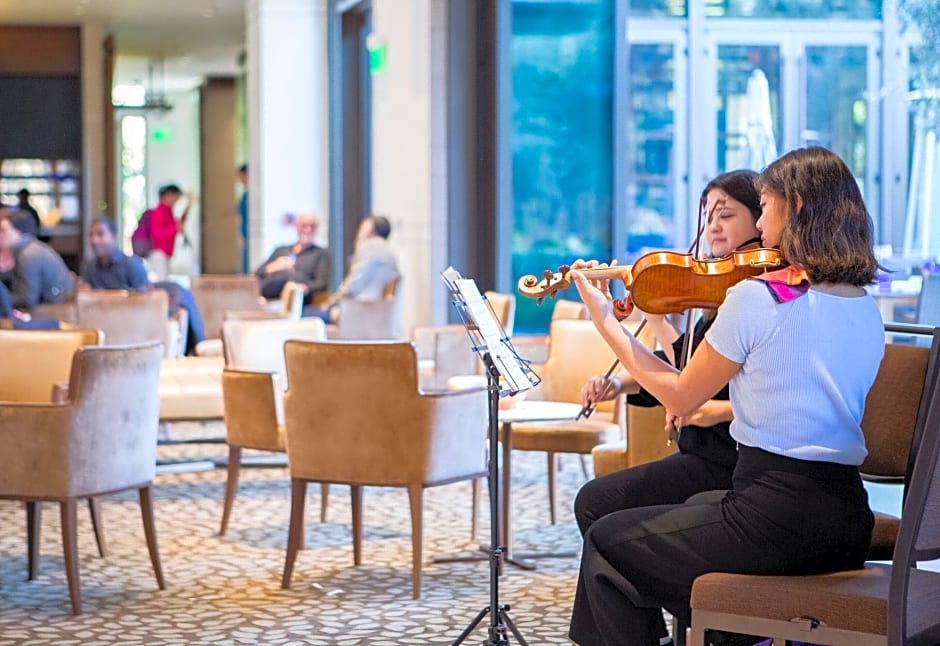 UCLA MEYER AND RENEE LUSKIN CONFERENCE CENTER