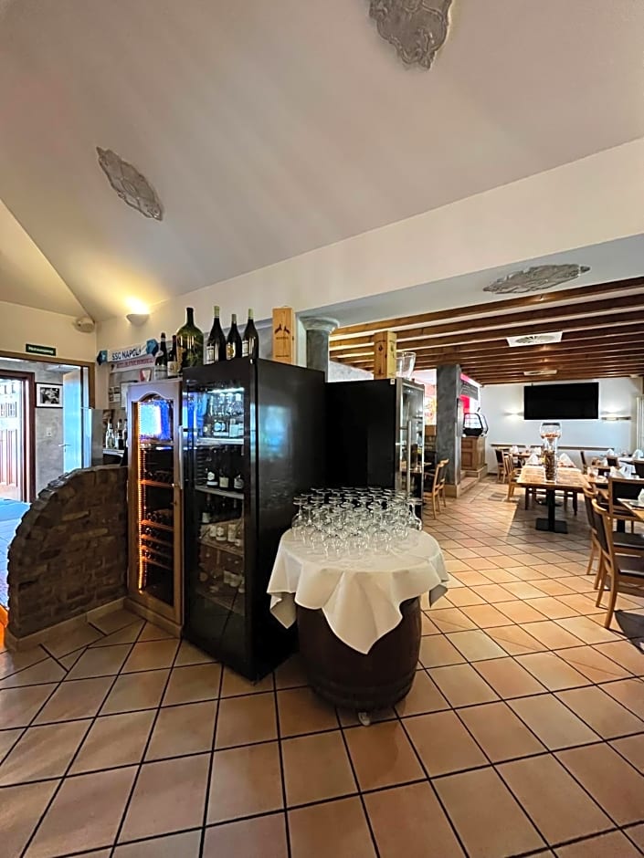 Osteria-Hotel-Centovini