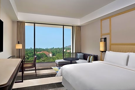 Deluxe Hill View Guest Room with 1 King, Bathtub - Complimentary INR 1500 Resort credit per day (valid till 31st May)