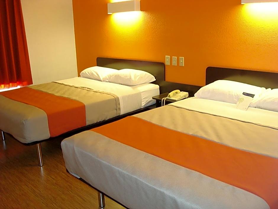 Motel 6-Arkadelphia, AR