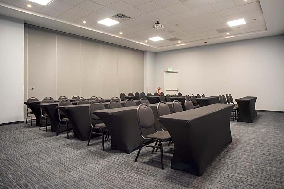 Holiday Inn Express Guadalajara Iteso By IHG