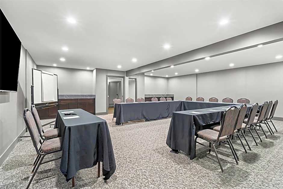 Hourglass Hotel, Trademark Collection by Wyndham