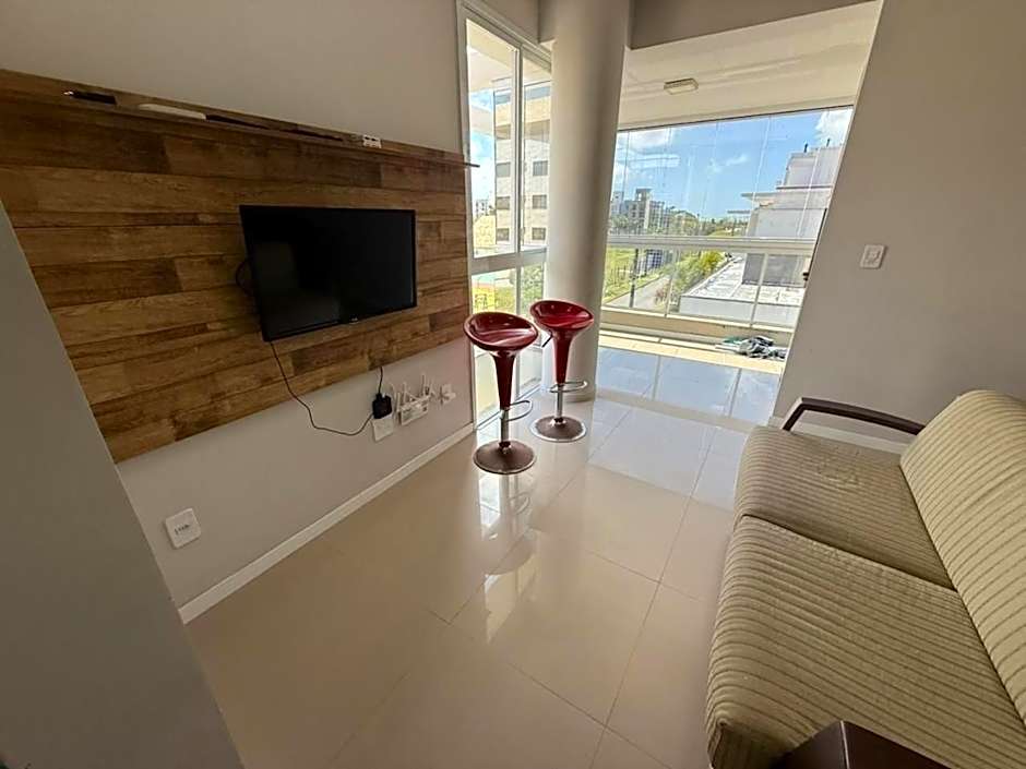 Cód 175 - Apartamento com 2 suítes 400m da Praia de Palmas