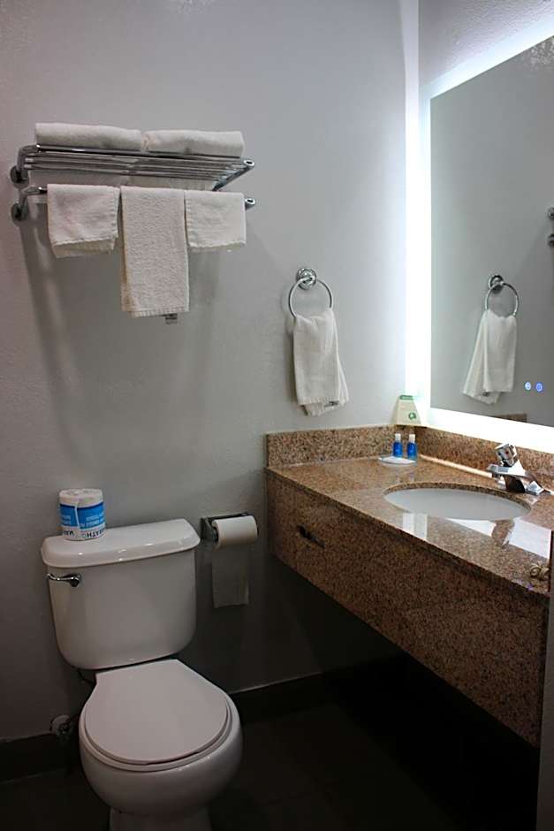 Rodeway Inn & Suites Hayward