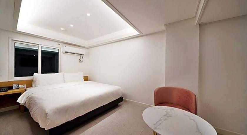 Busan Seomyeon Business Hotel J7                                                                