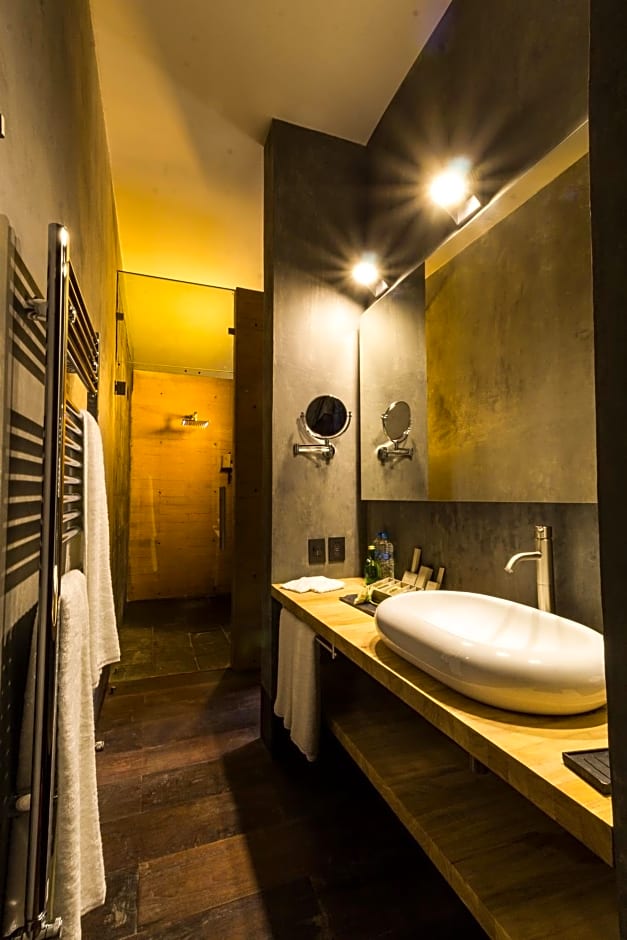 Uvence Arte + Hotel