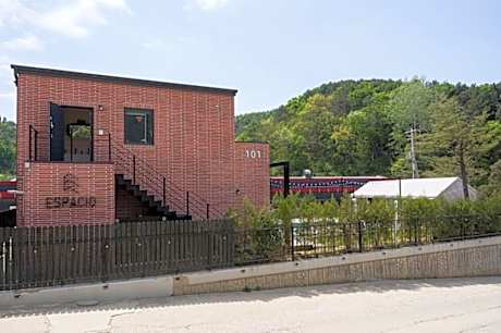 Paju Espacio Pool Villa