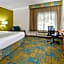 La Quinta Inn & Suites by Wyndham Fort Lauderdale Airport
