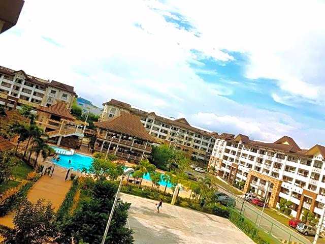 One oasis A2, shortwalk SM MALL Free POOL Kitchen