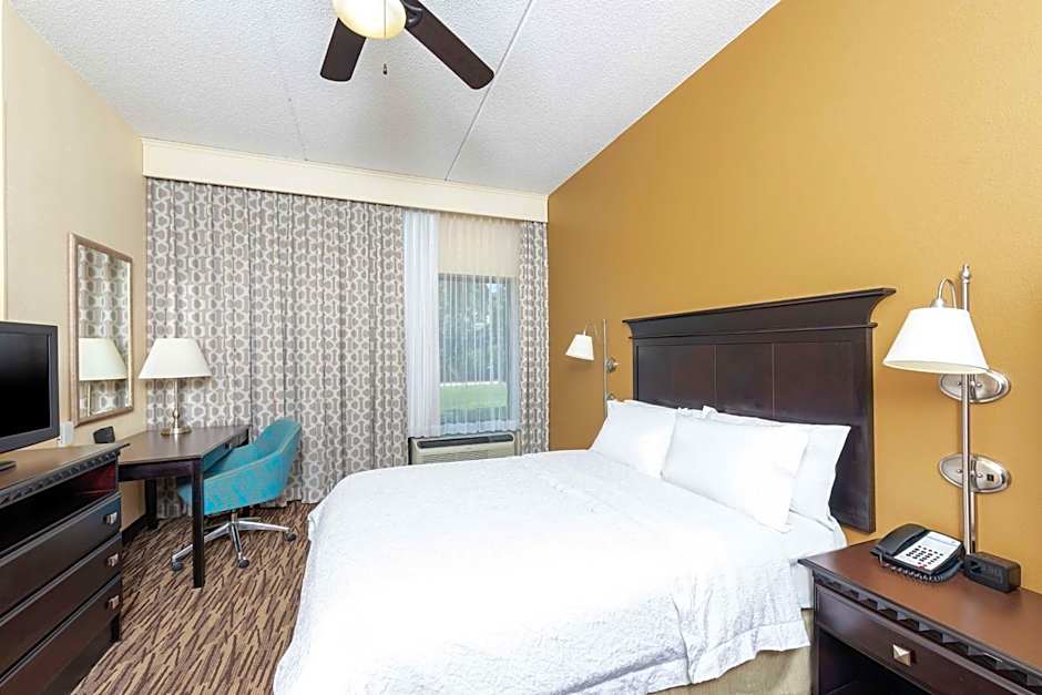 Hampton Inn By Hilton And Suites Cleveland-Airport/Middleburg Heights