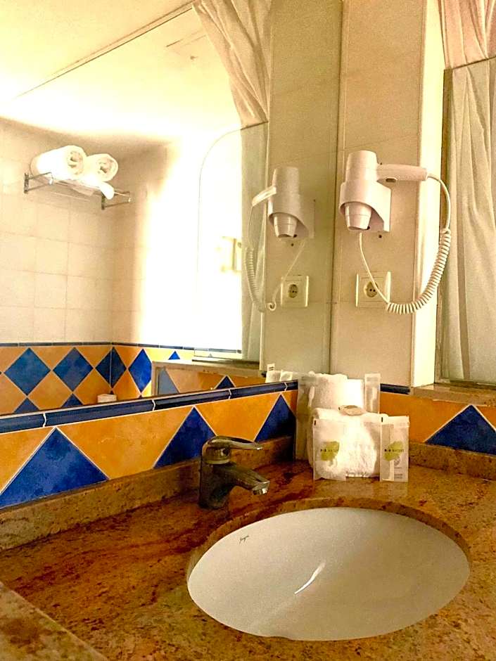 La Figuerola Hotel & Restaurant