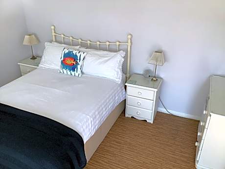 Family Room with Garden View (dogs welcome)