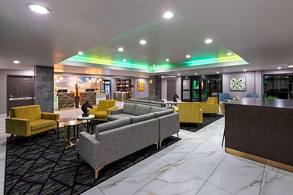 La Quinta Inn & Suites by Wyndham Olathe