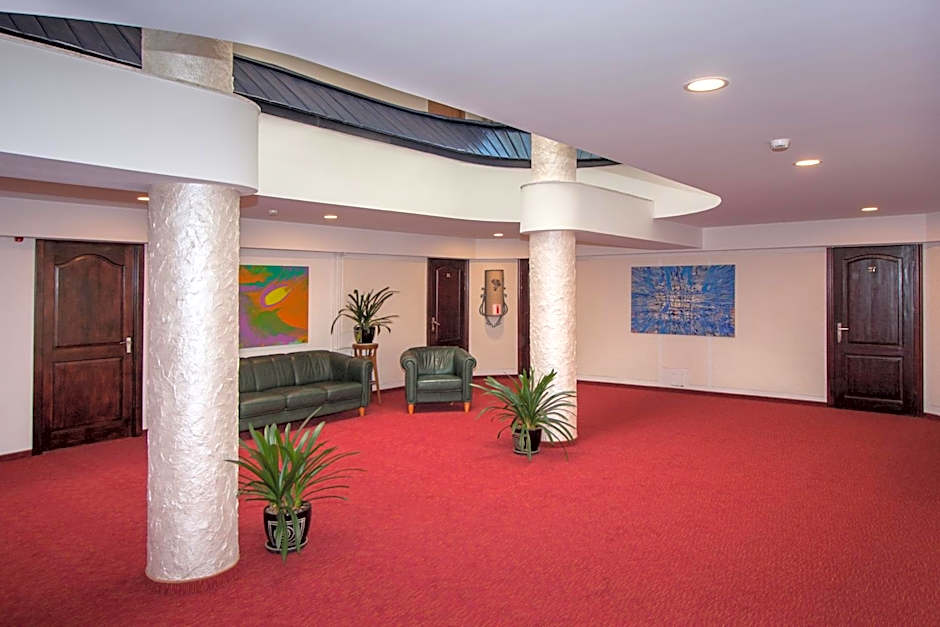 Tauras Center Hotel