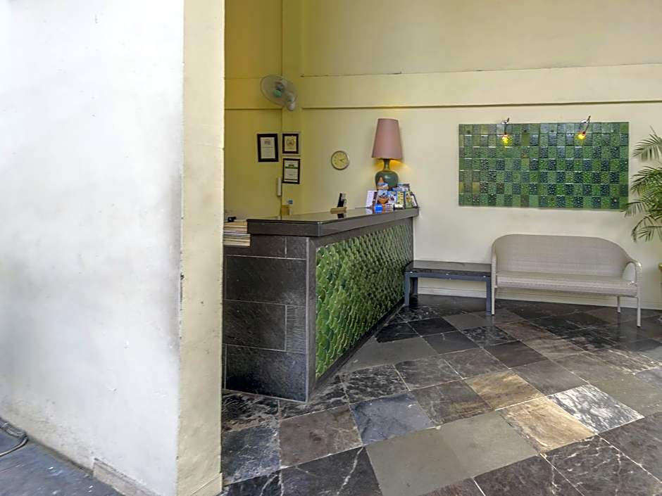 Bali Court Hotel & Apartment