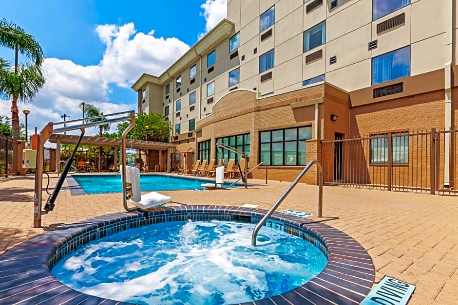 Holiday Inn Express & Suites Pharr