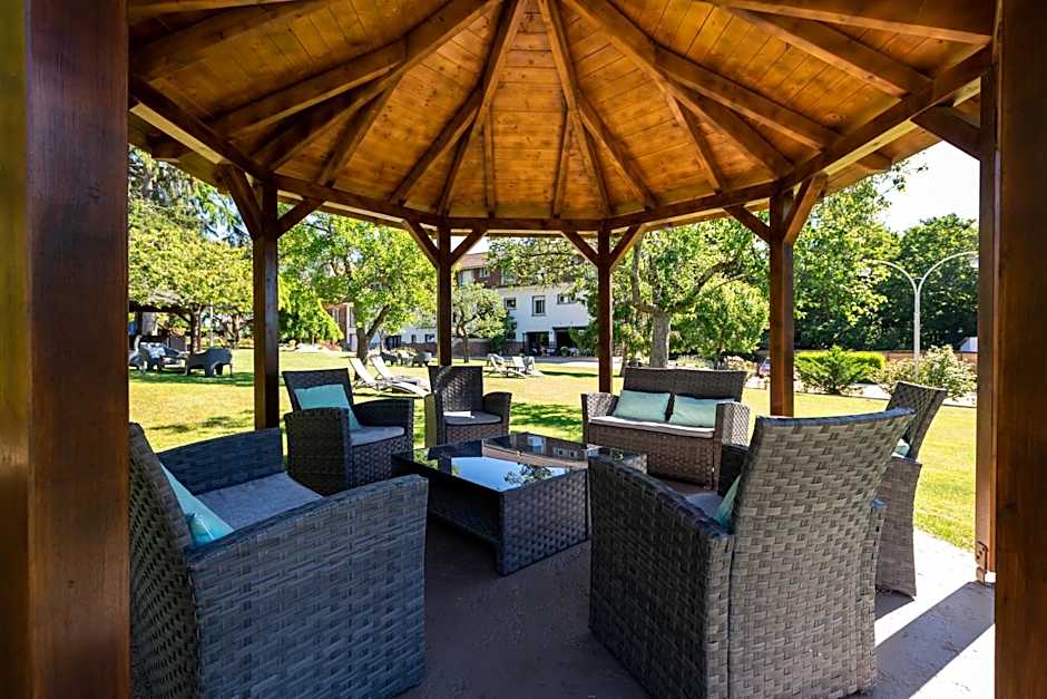 Hotel De La Pommeraie