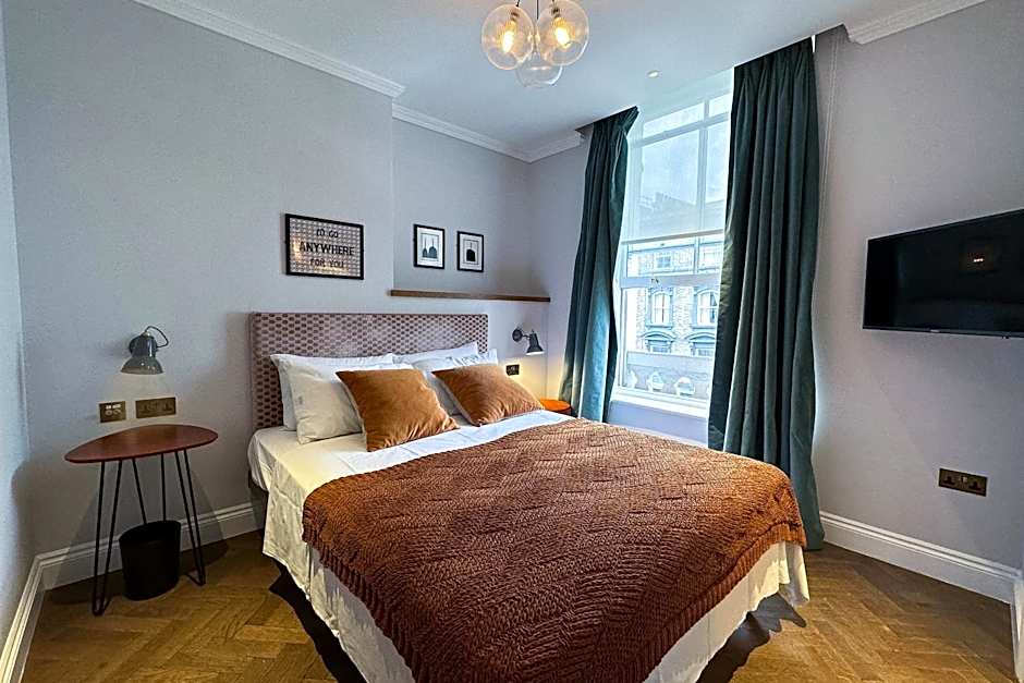 THE KNIGHT OF NOTTINGHILL