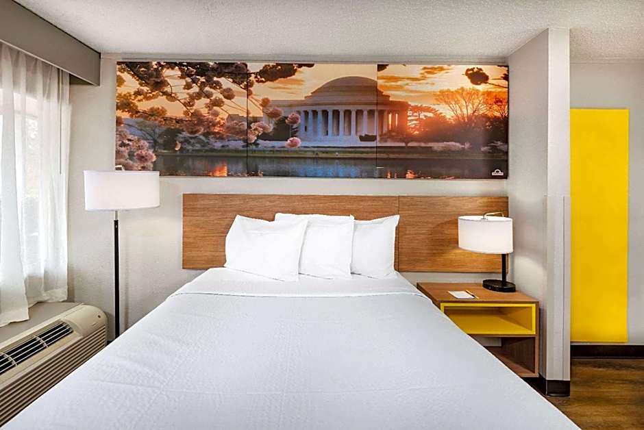 Days Inn by Wyndham Charlottesville/University Area