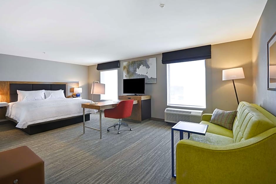 Hampton Inn By Hilton & Suites Detroit/Warren