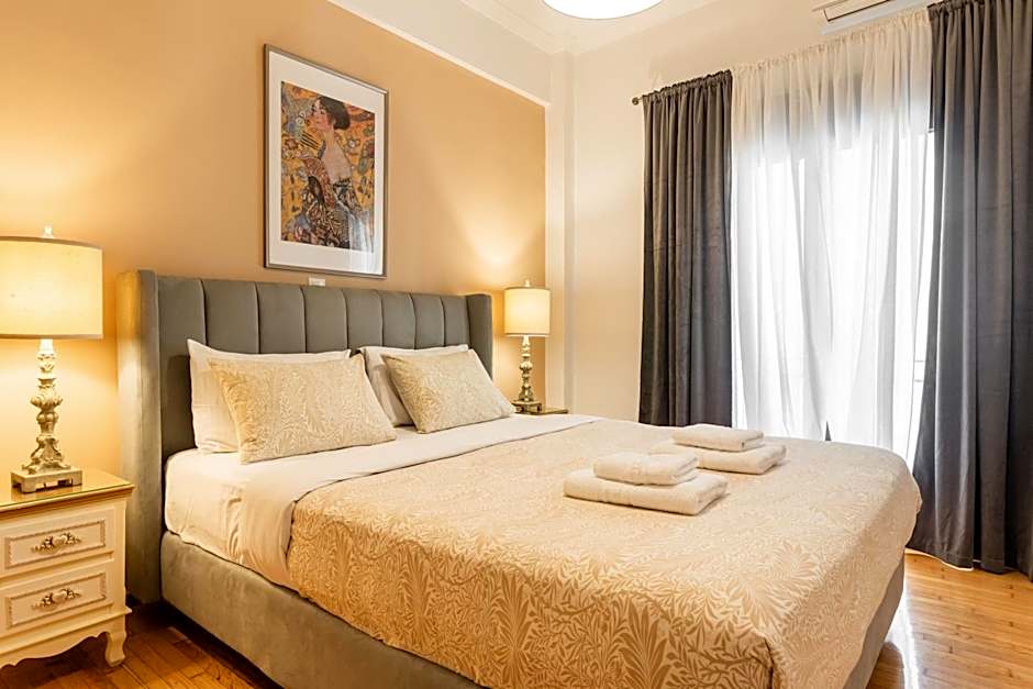 Nicholas Point Apartments and Rooms