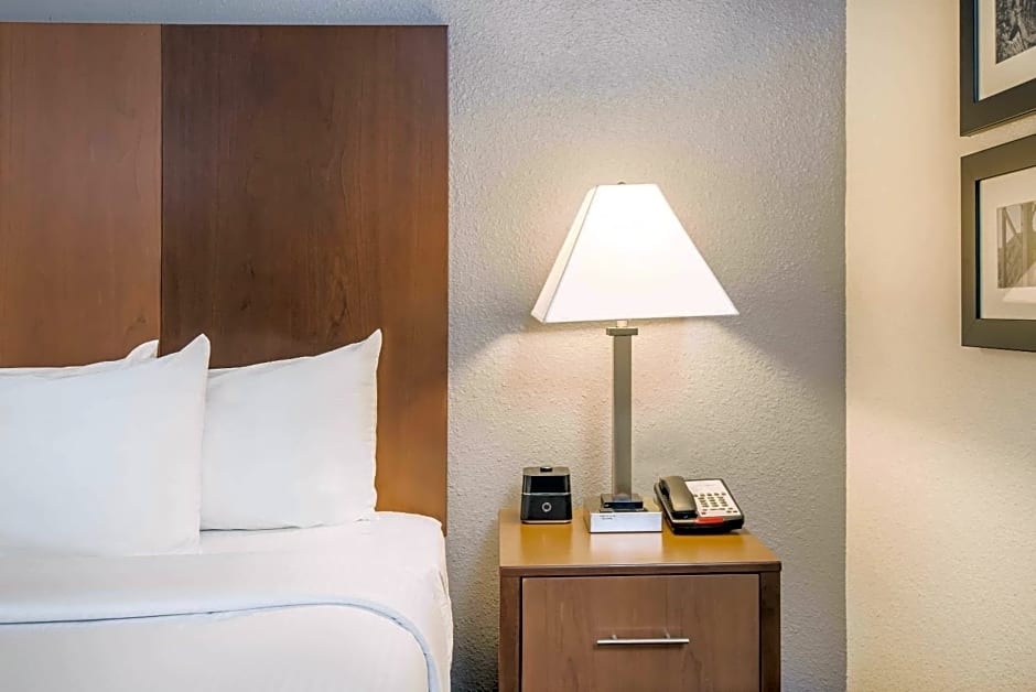La Quinta Inn & Suites by Wyndham Morgantown