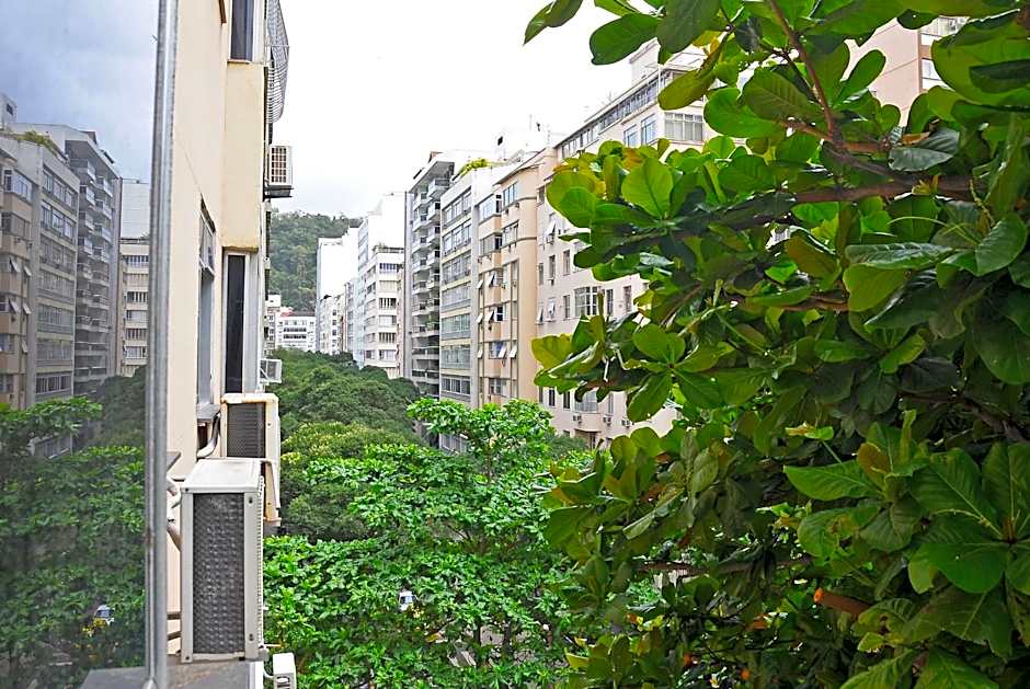 Comfortable 3 Bedrooms: Side Sea View