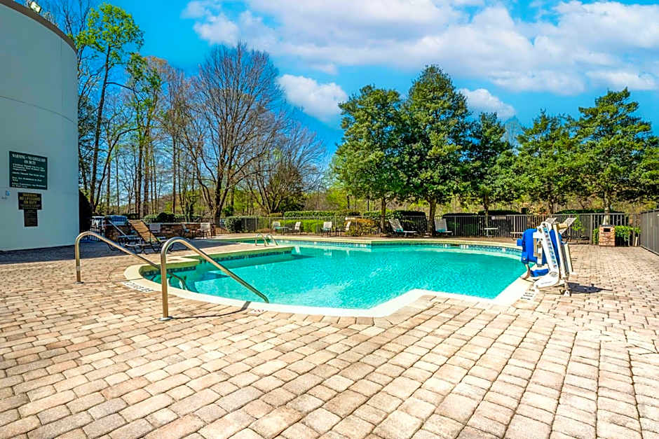 DoubleTree by Hilton South Charlotte Tyvola