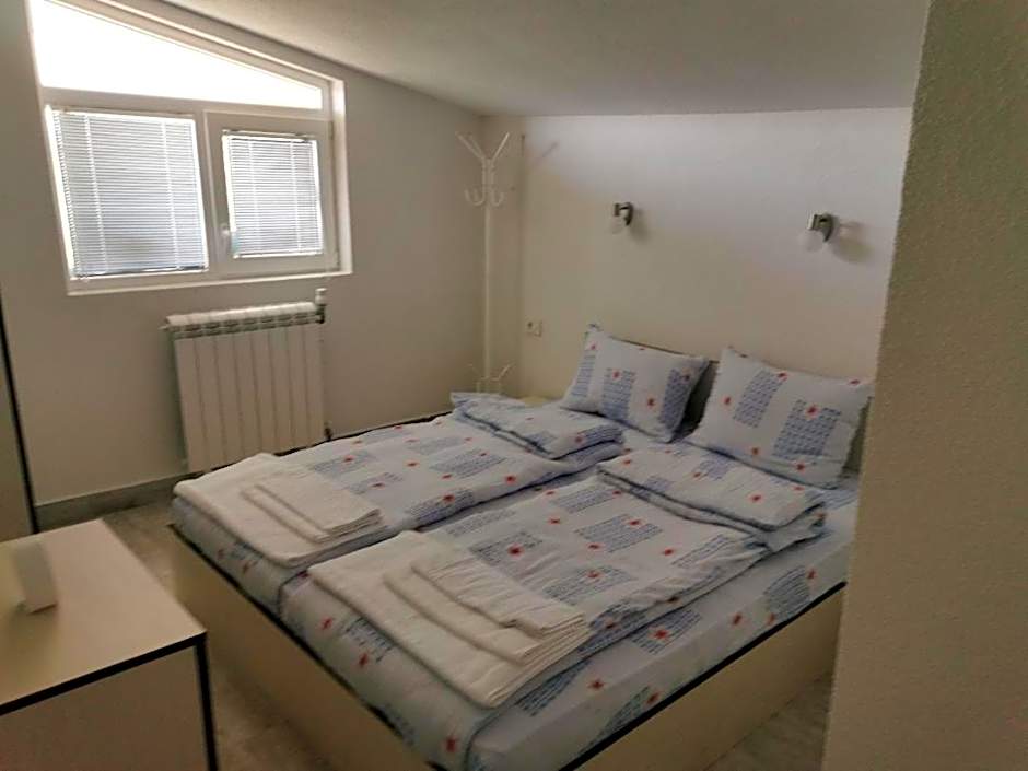 Diva Kompani Rooms