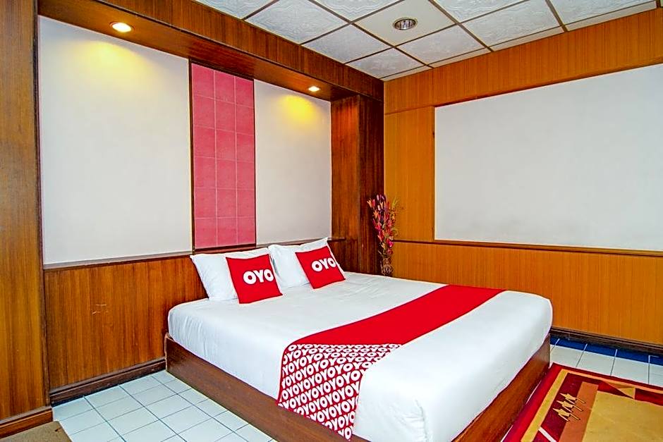 OYO 534 Phasuk Hotel