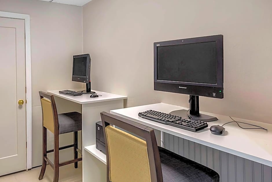 Comfort Inn Hyannis - Cape Cod