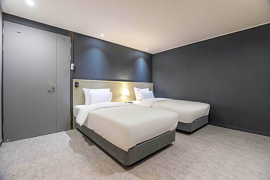 JJ Hotel