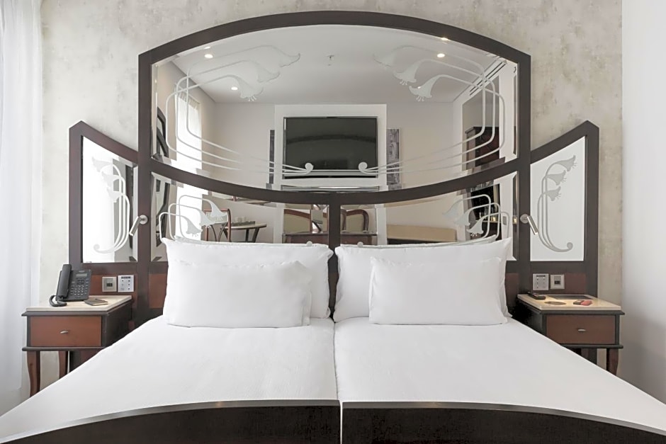 ICON Casona 1900 by Petit Palace